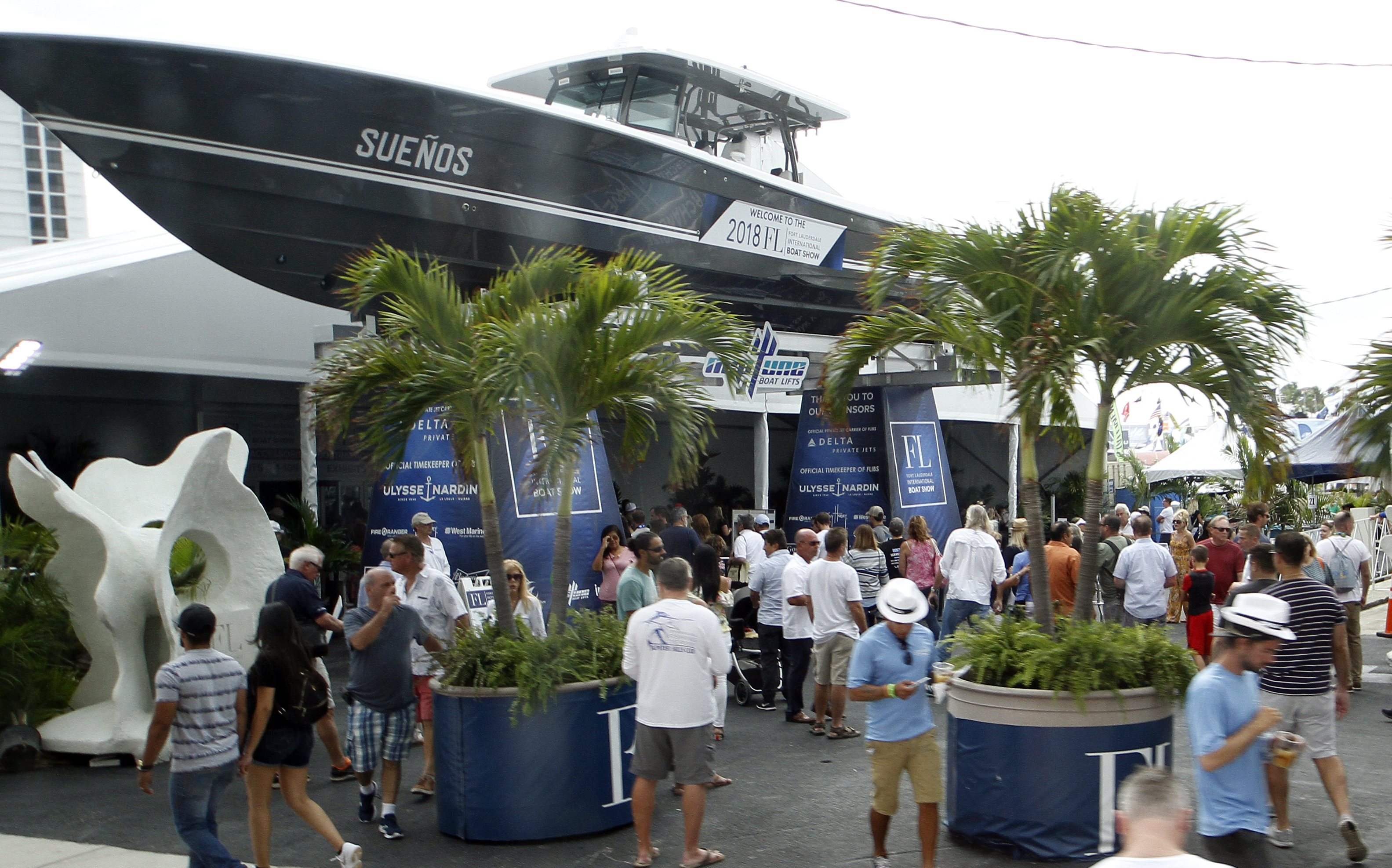 Fort Lauderdale Boat Show Christmas 2021